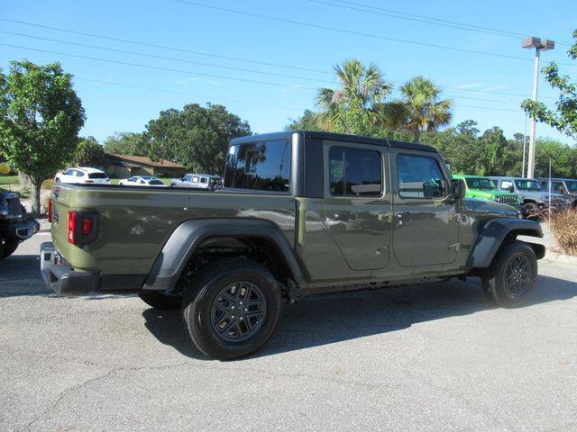 new 2025 Jeep Gladiator car, priced at $40,233