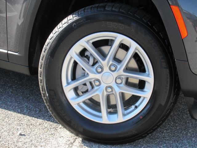 new 2025 Jeep Grand Cherokee car, priced at $38,915