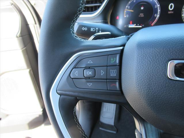 new 2025 Jeep Grand Cherokee car, priced at $38,915