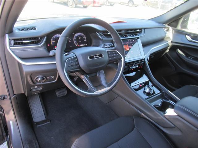 new 2025 Jeep Grand Cherokee car, priced at $38,915