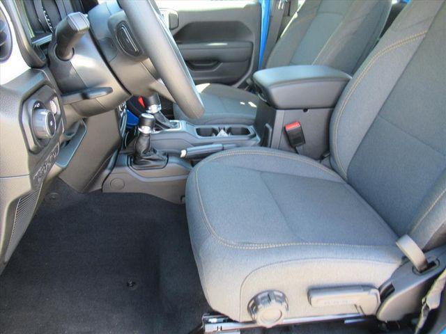 new 2025 Jeep Wrangler car, priced at $40,525