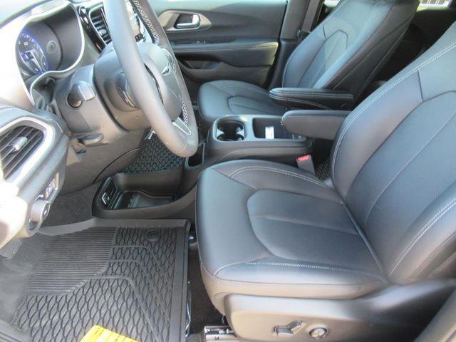 new 2025 Chrysler Pacifica car, priced at $49,262