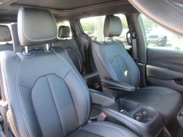 new 2025 Chrysler Pacifica car, priced at $49,262