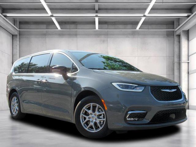 new 2025 Chrysler Pacifica car, priced at $49,262