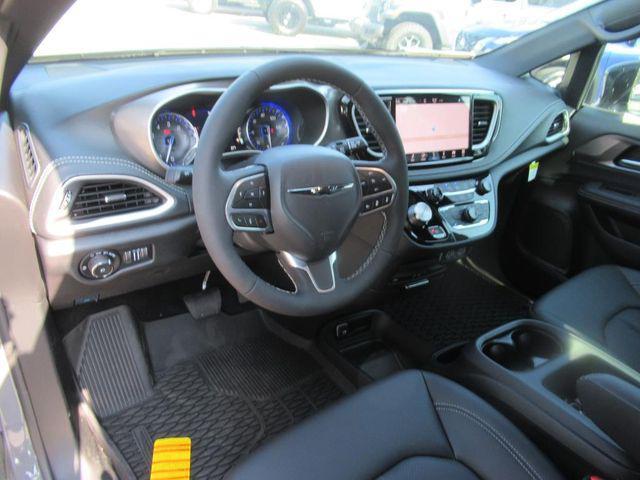 new 2025 Chrysler Pacifica car, priced at $49,262