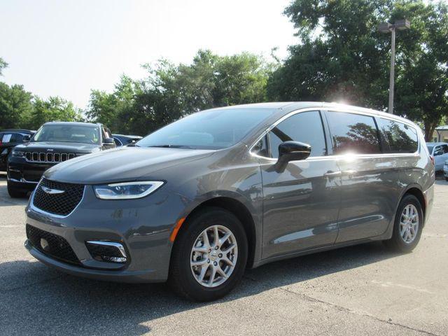 new 2025 Chrysler Pacifica car, priced at $49,262