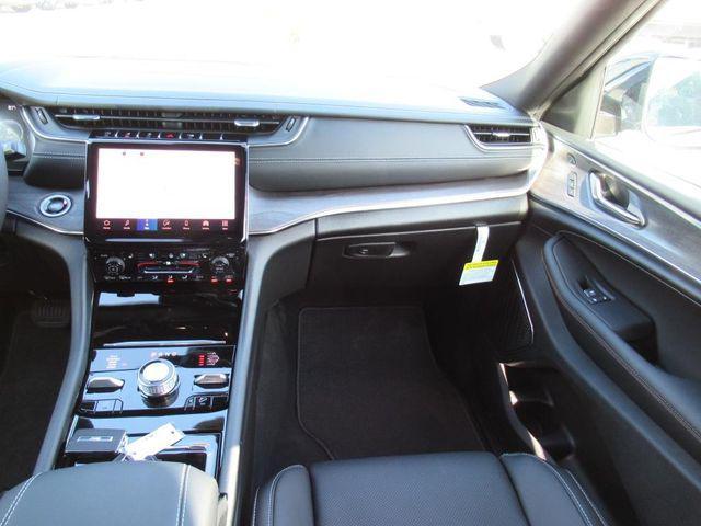 new 2025 Jeep Grand Cherokee car, priced at $53,457