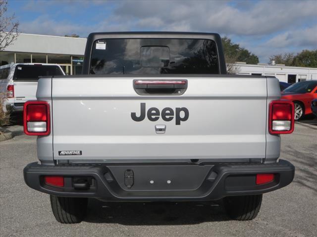 new 2024 Jeep Gladiator car, priced at $41,156