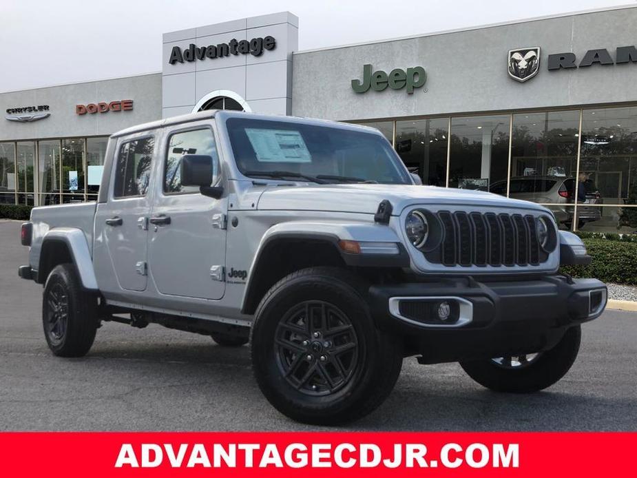 new 2024 Jeep Gladiator car, priced at $43,895
