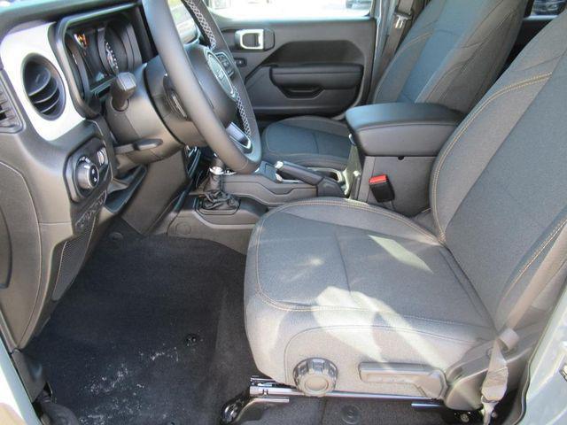 new 2025 Jeep Gladiator car, priced at $41,733