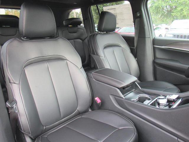 new 2025 Jeep Grand Cherokee car, priced at $41,196