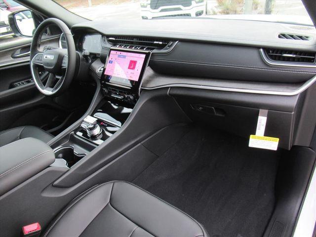 new 2025 Jeep Grand Cherokee car, priced at $41,196