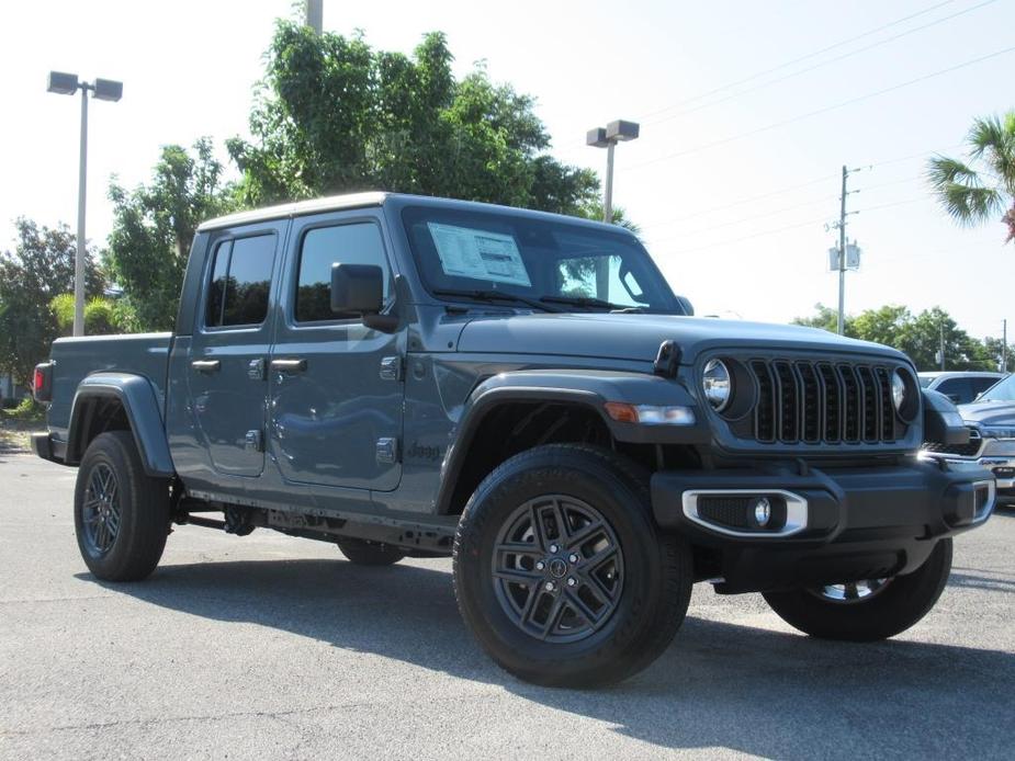 new 2024 Jeep Gladiator car, priced at $41,800