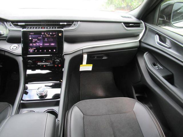 new 2025 Jeep Grand Cherokee L car, priced at $45,425