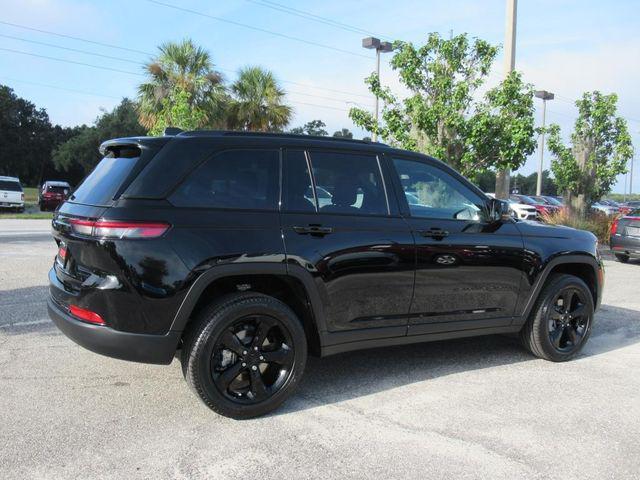 new 2025 Jeep Grand Cherokee car, priced at $38,881