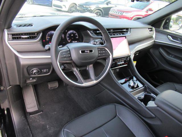 new 2025 Jeep Grand Cherokee car, priced at $38,881