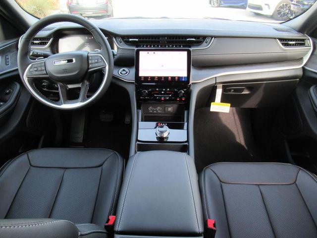 new 2025 Jeep Grand Cherokee car, priced at $38,881