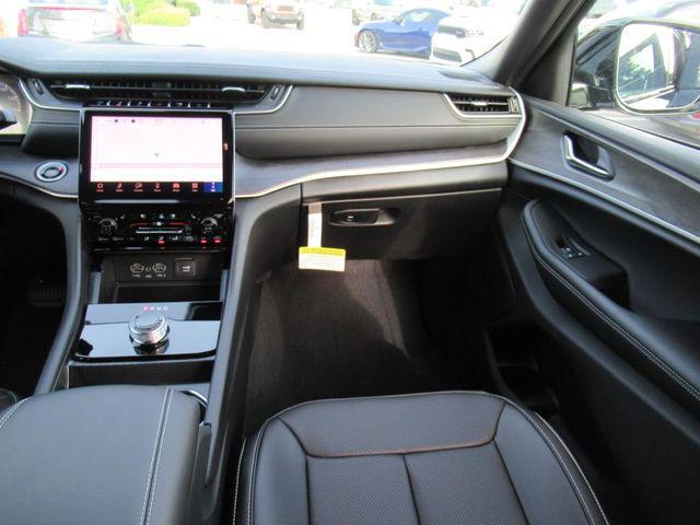 new 2025 Jeep Grand Cherokee car, priced at $38,881