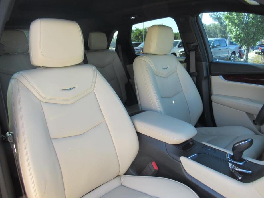 used 2017 Cadillac XT5 car, priced at $19,646