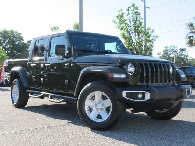 used 2022 Jeep Gladiator car, priced at $32,365