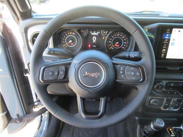 new 2025 Jeep Gladiator car, priced at $40,233
