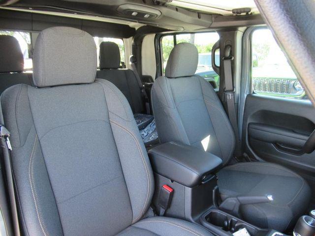 new 2025 Jeep Gladiator car, priced at $40,233