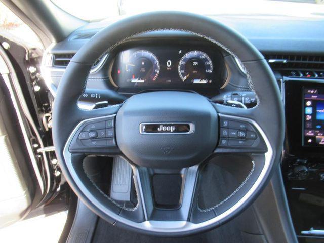 new 2025 Jeep Grand Cherokee car, priced at $38,915