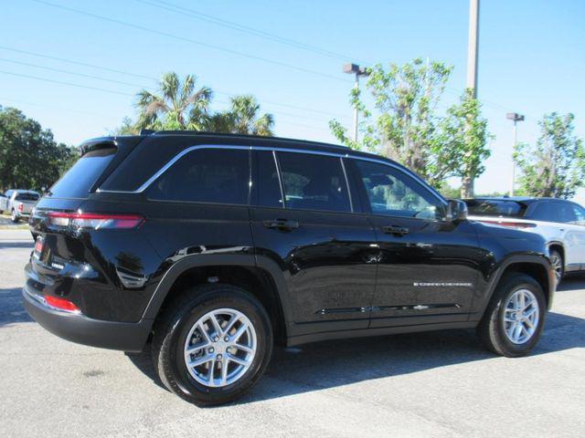 new 2025 Jeep Grand Cherokee car, priced at $38,915