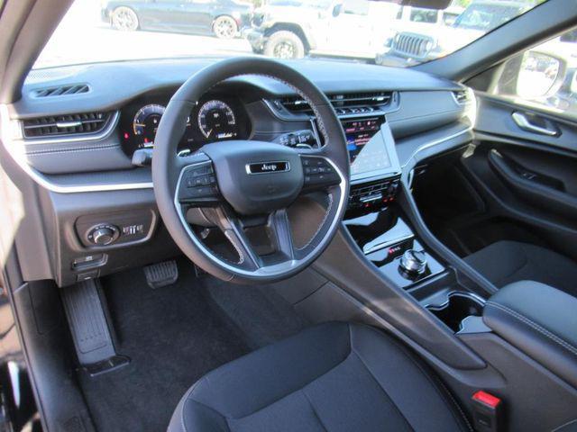 new 2025 Jeep Grand Cherokee car, priced at $38,915