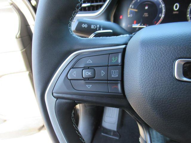 new 2025 Jeep Grand Cherokee car, priced at $38,915