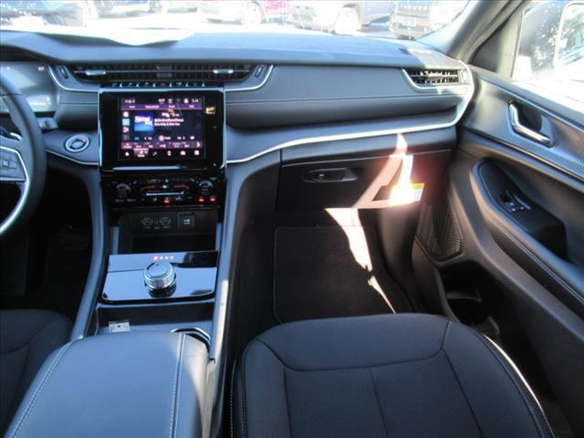new 2025 Jeep Grand Cherokee L car, priced at $41,804