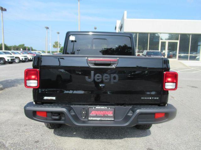 new 2025 Jeep Gladiator car, priced at $44,277