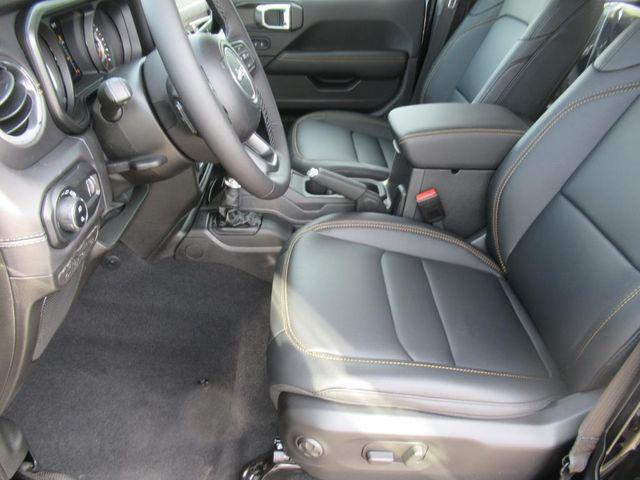 new 2025 Jeep Gladiator car, priced at $44,277