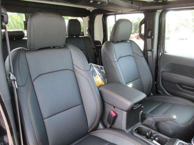 new 2025 Jeep Gladiator car, priced at $44,277
