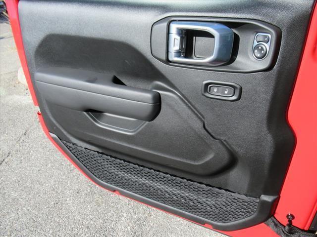 new 2025 Jeep Wrangler car, priced at $42,163