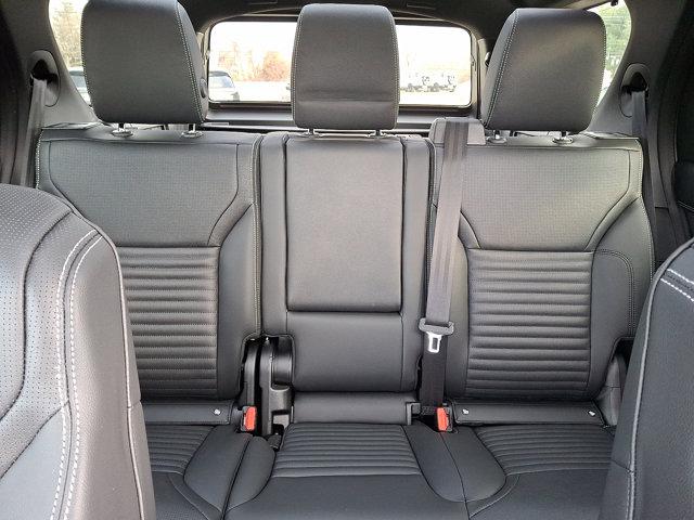 new 2025 Land Rover Discovery car, priced at $70,053