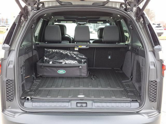 new 2025 Land Rover Discovery car, priced at $68,875