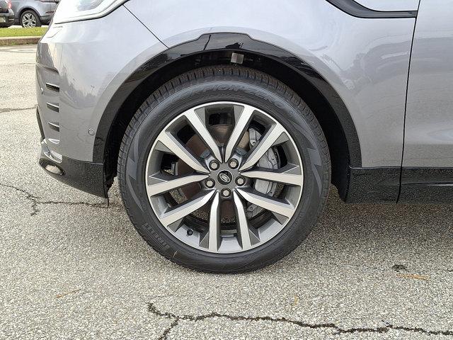 new 2025 Land Rover Discovery car, priced at $71,353