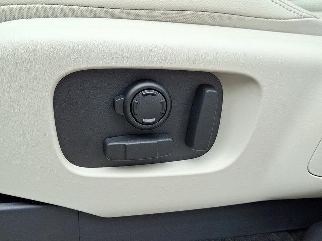 new 2025 Land Rover Discovery car, priced at $71,353