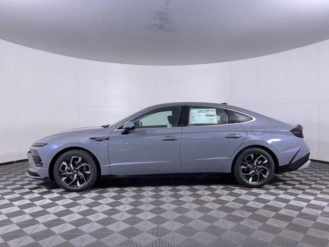 new 2025 Hyundai Sonata car, priced at $30,428