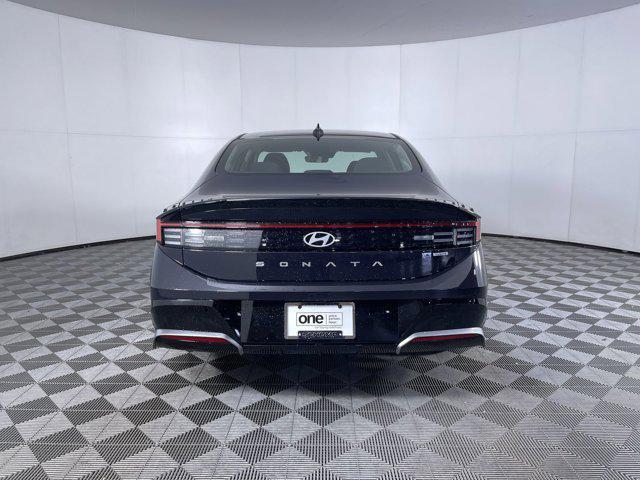 new 2025 Hyundai Sonata Hybrid car, priced at $32,372