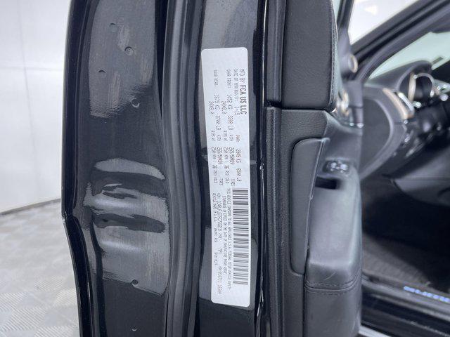 used 2015 Jeep Grand Cherokee car, priced at $14,900