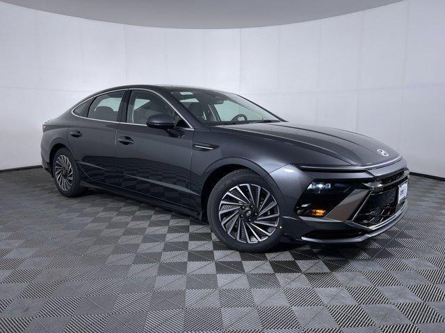 new 2025 Hyundai Sonata Hybrid car, priced at $32,548