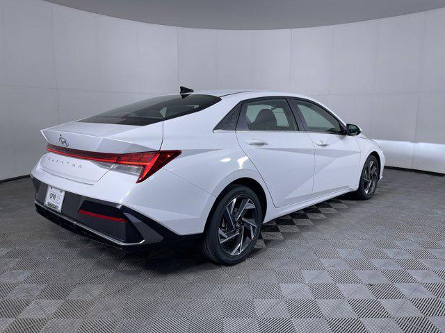 new 2025 Hyundai Elantra car, priced at $27,336