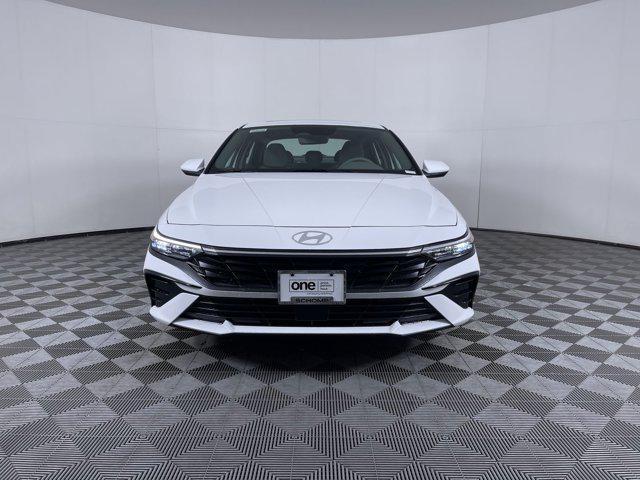 new 2025 Hyundai Elantra car, priced at $27,336