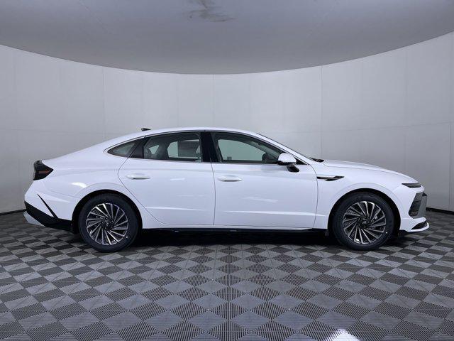 new 2025 Hyundai Sonata Hybrid car, priced at $32,809