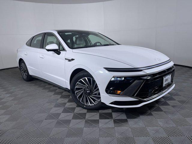 new 2025 Hyundai Sonata Hybrid car, priced at $38,525
