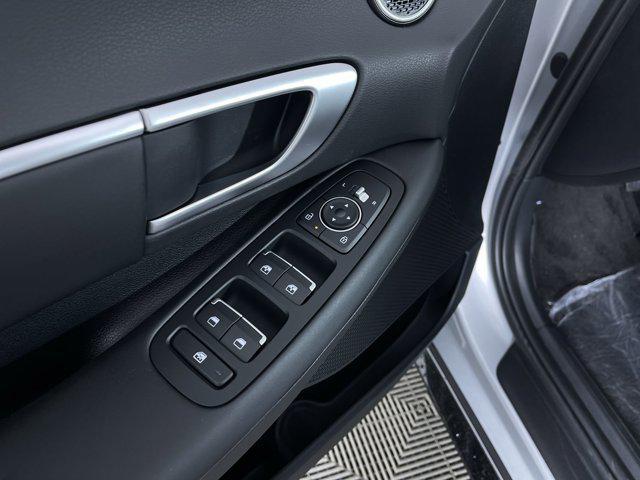 new 2025 Hyundai Sonata car, priced at $30,179