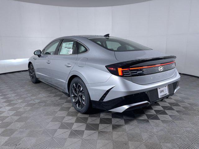 new 2025 Hyundai Sonata car, priced at $30,179