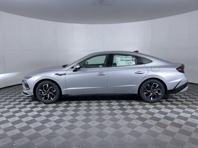 new 2025 Hyundai Sonata car, priced at $30,179
